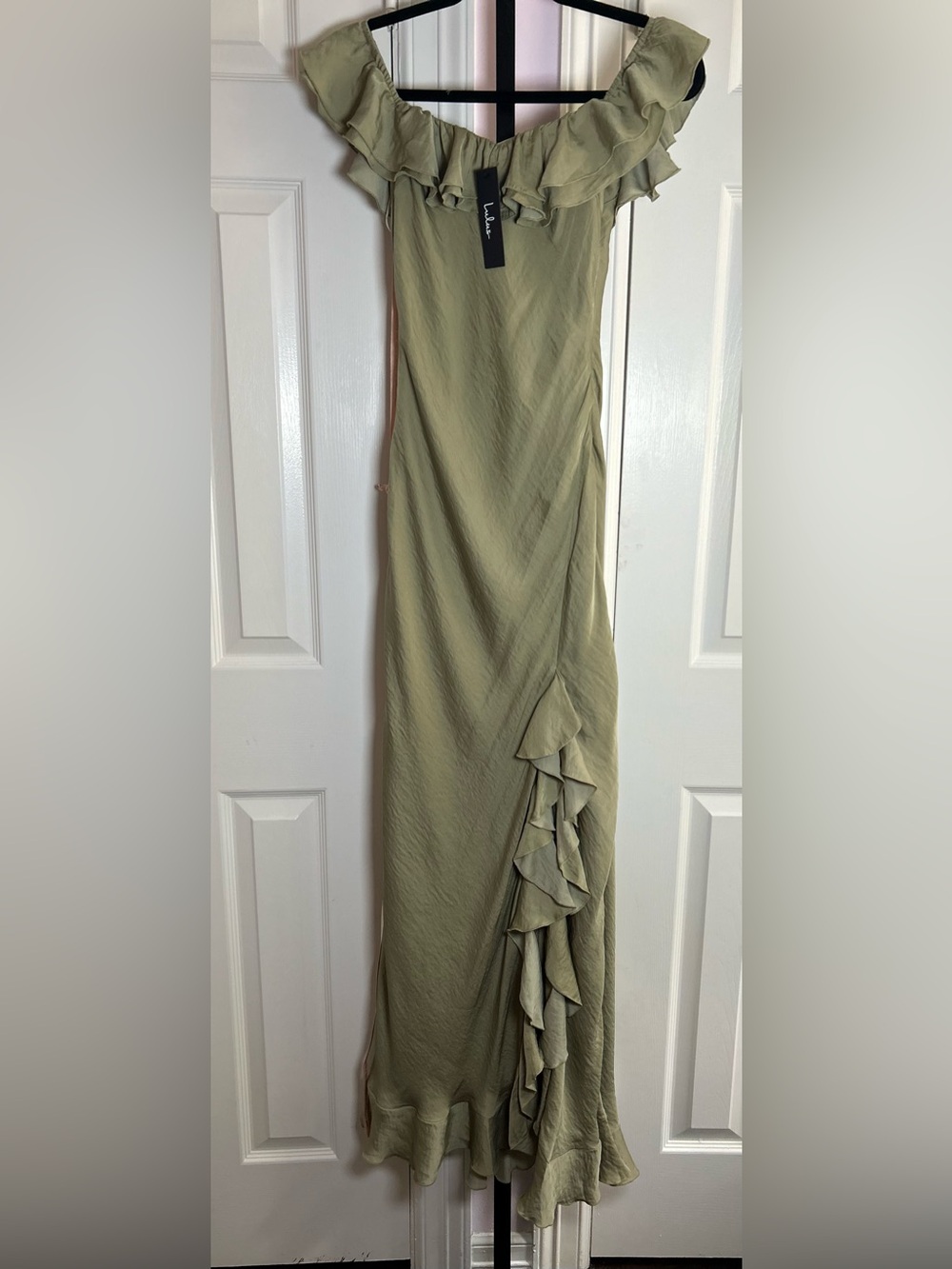 Lulus Eloisa Light Olive Satin Off-the-Shoulder Maxi Dress SIze Small New NWT - Picture 3 of 13